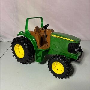 John Deere Tough Tractor 1/16
Dcale Diecast Hood Farm Toy - ERTL